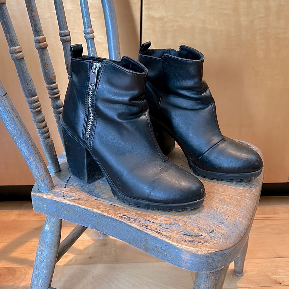 Divided Booties